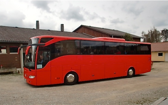 Haus und Grundbesitzerverein. Ankunft Bus